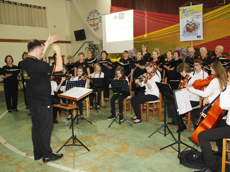 TRÊS DE MAIO SEDIA ENCONTRO DE CORAIS